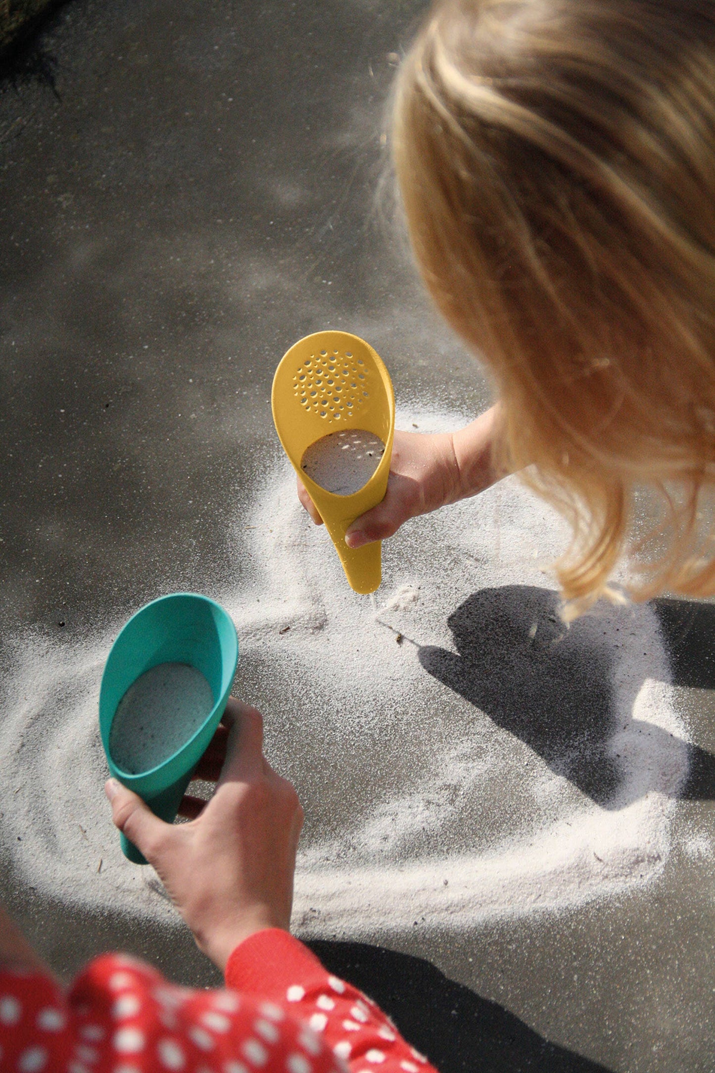 Cuppi | Shovel, Sifter and Ball In One!