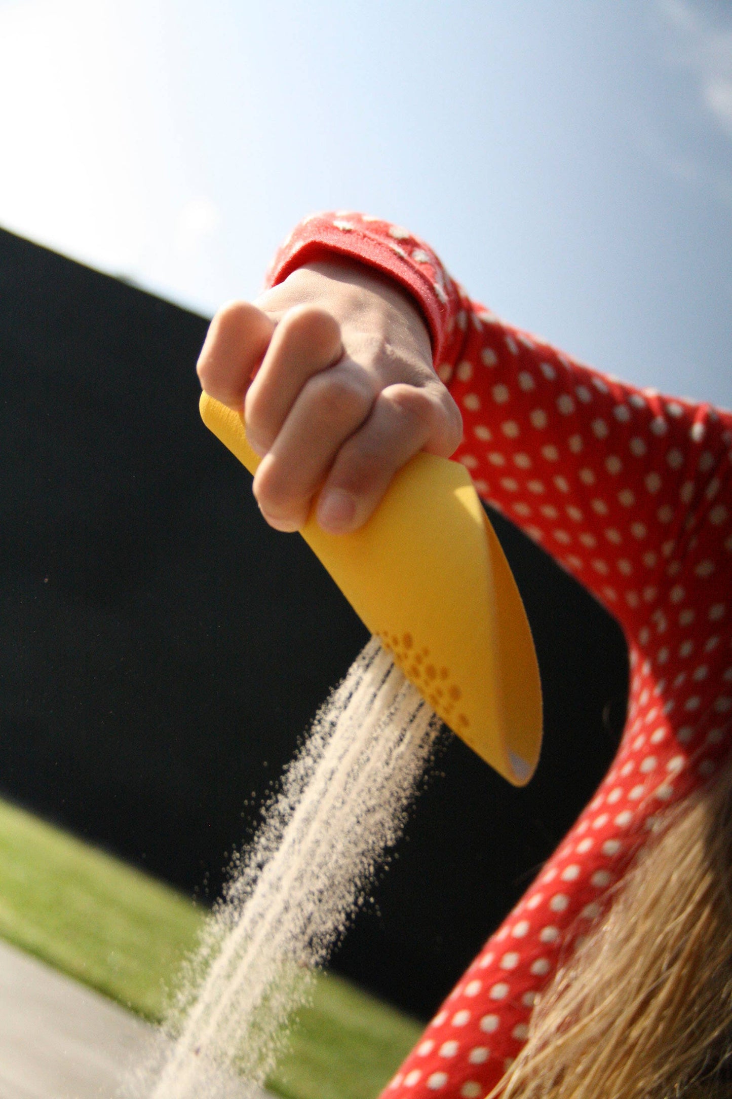 Cuppi | Shovel, Sifter and Ball In One!