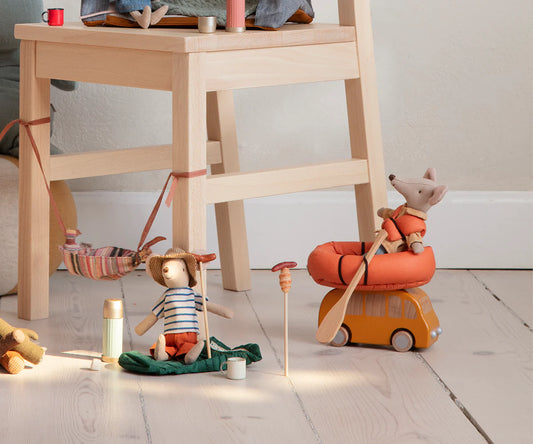 Big brother | Hiker mouse