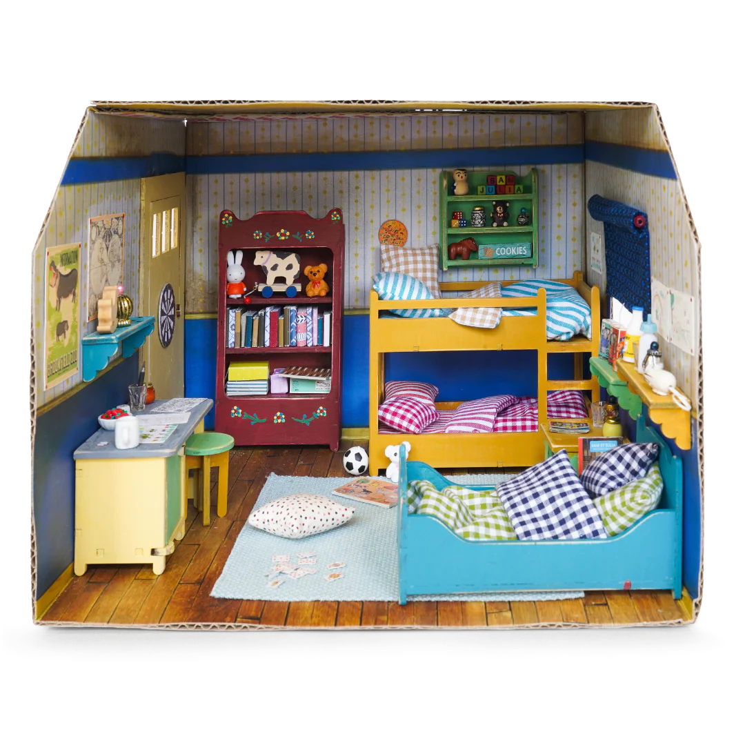 Cardboard Room | Kid’s Bedroom