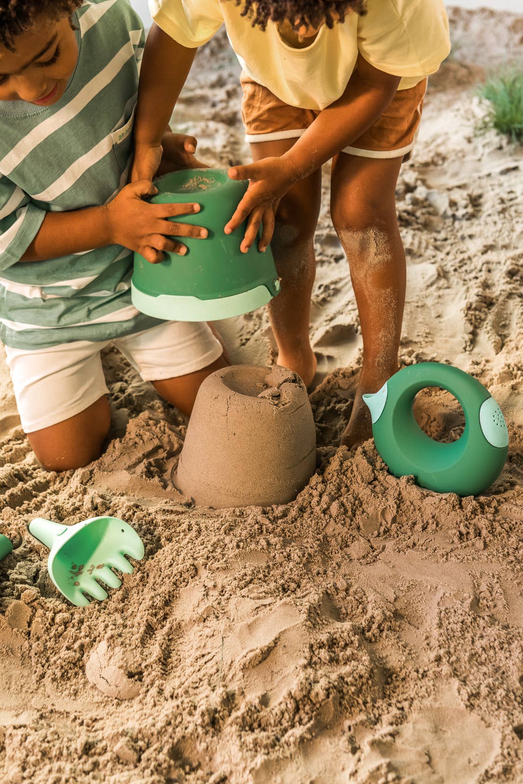 Bucki | Bucket & Sand Sifter